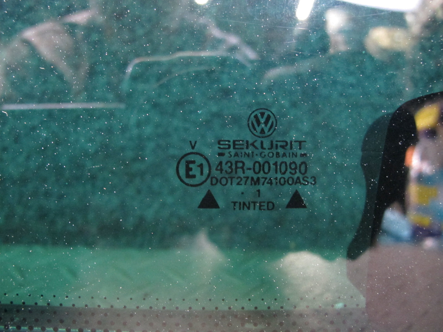 01-03 VW Eurovan T4 Center Middle Right Movable Glass Window OEM