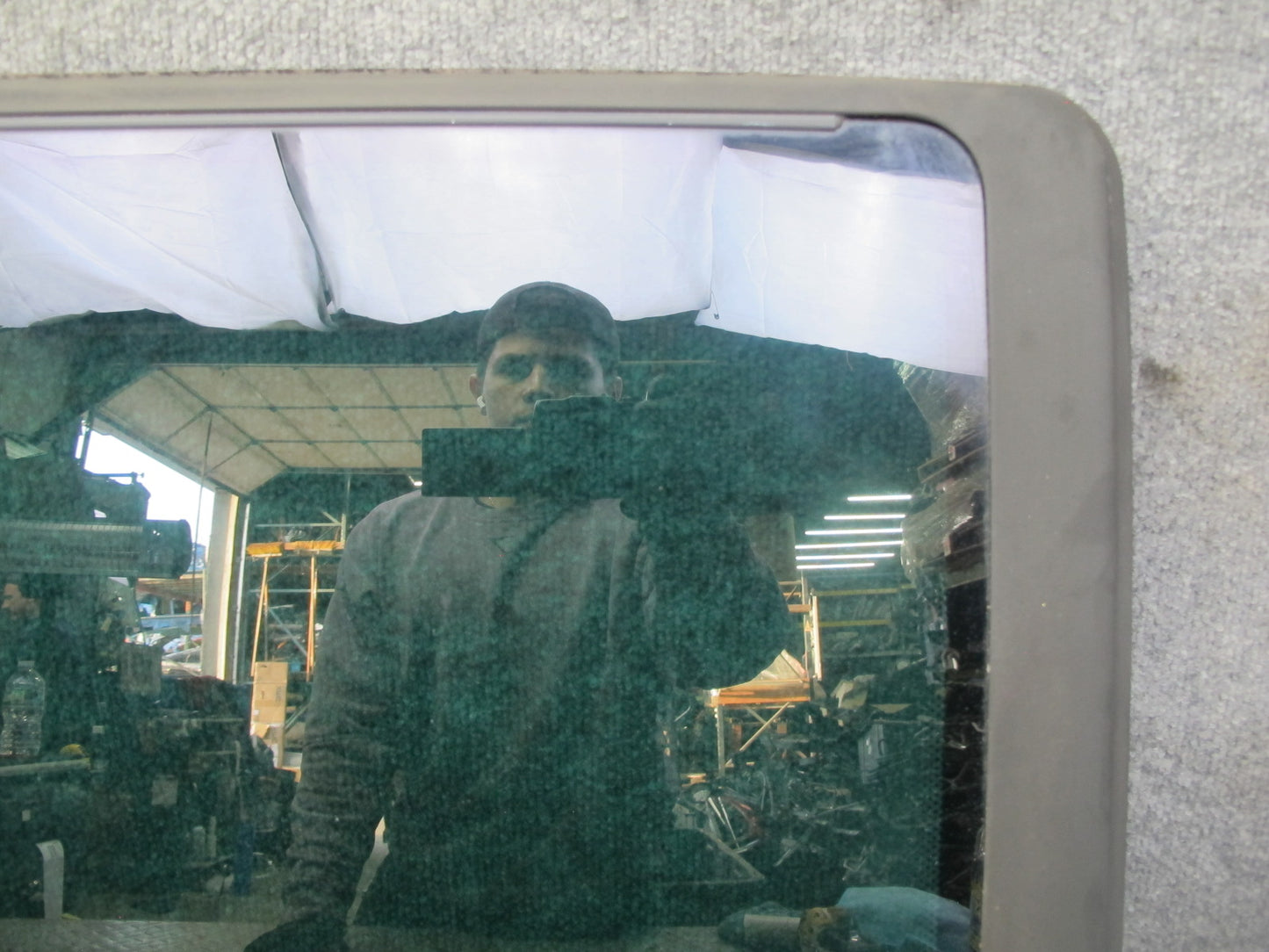 01-03 VW Eurovan T4 Center Middle Right Movable Glass Window OEM