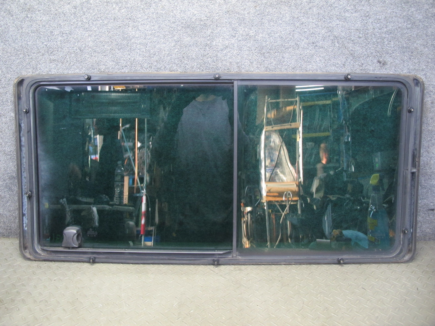 01-03 VW Eurovan T4 Center Middle Right Movable Glass Window OEM