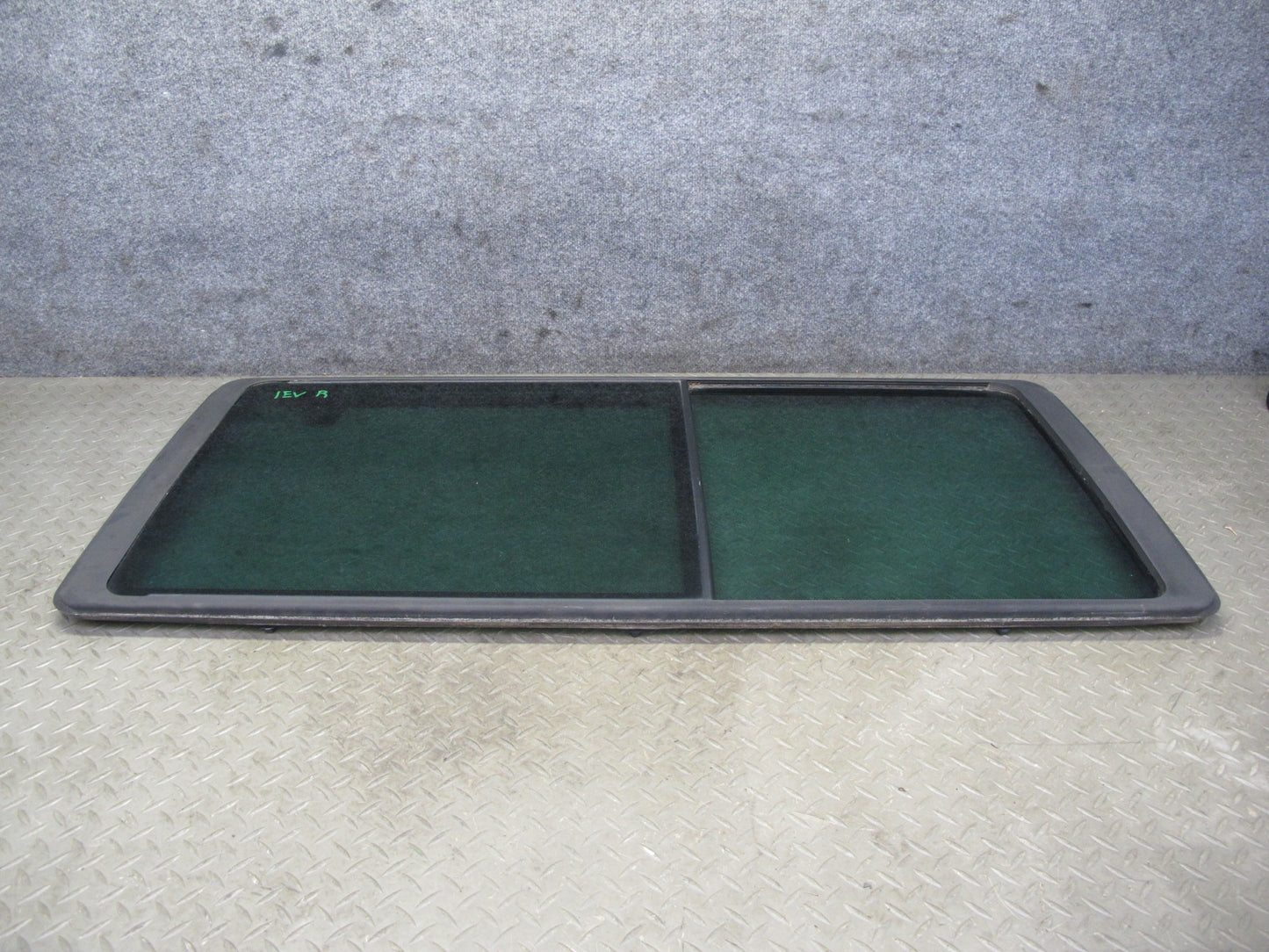 01-03 VW Eurovan T4 Center Middle Right Movable Glass Window OEM