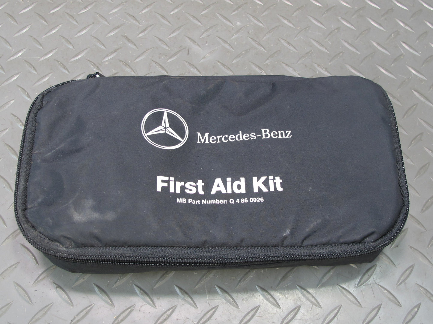 05-11 Mercedes R171 Slk-class Emergency First AID KIT OEM