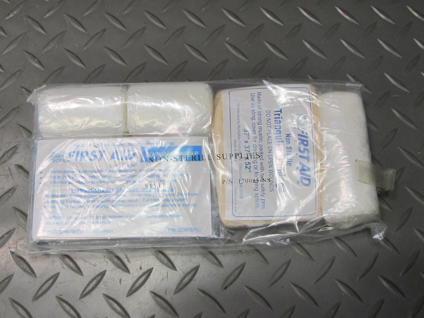 05-11 Mercedes R171 Slk-class Emergency First AID KIT OEM