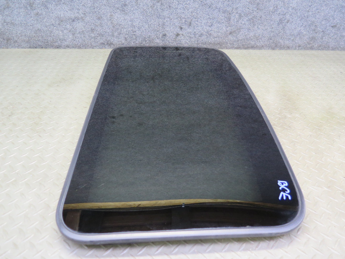 2007-2014 Cadillac Escalade Sunroof Glass Window