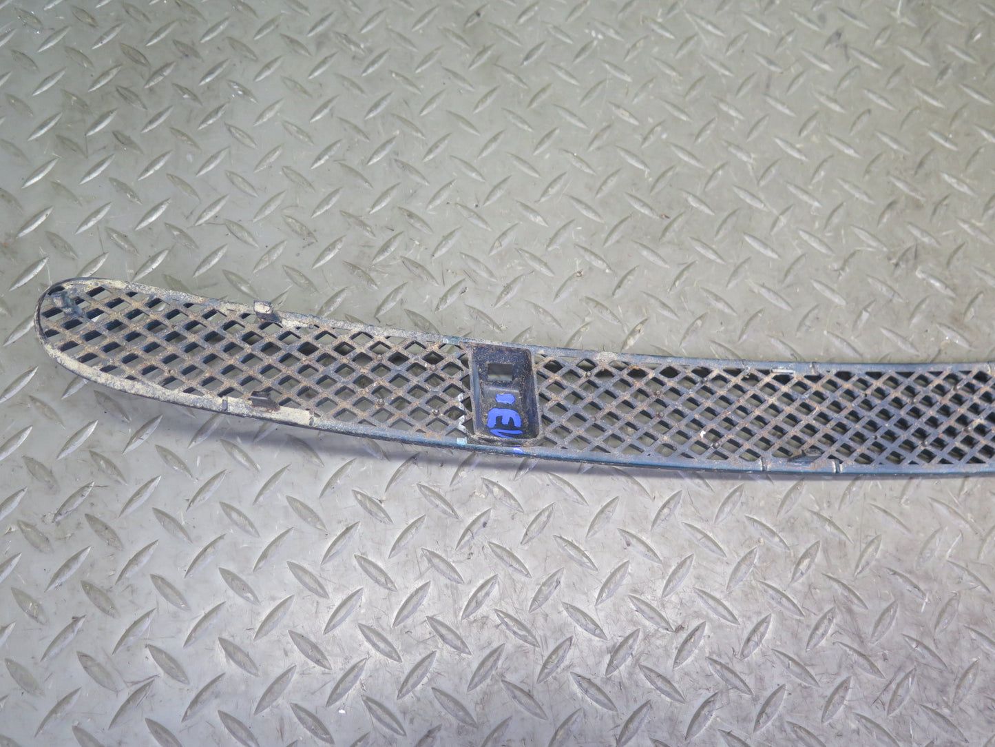 99-03 VW Eurovan T4 Front Windshield Vent Cowl Grille w Washer Nozzle Jets OEM