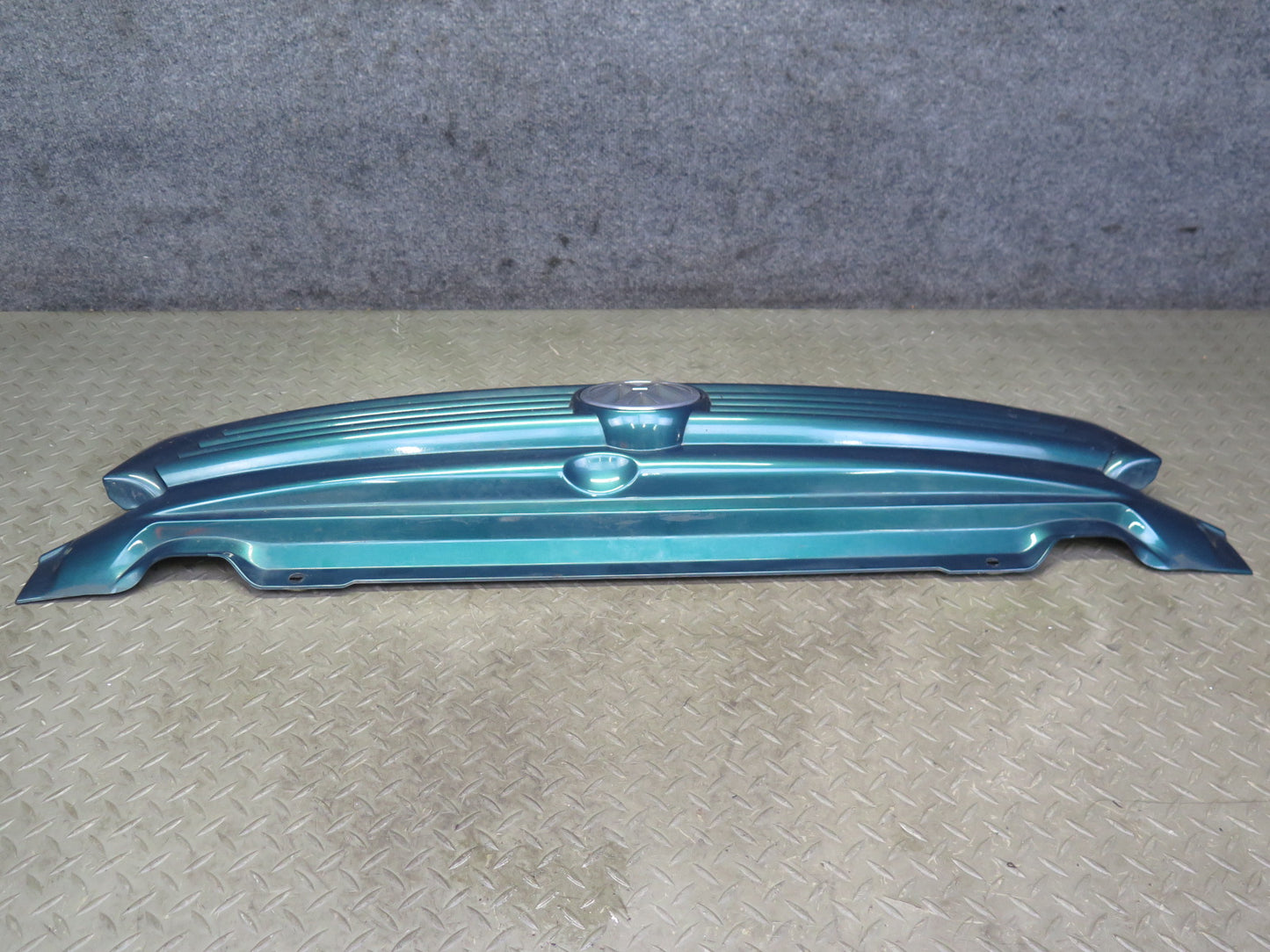 97-03 VW Eurovan T4 Front Radiator Upper Grille w Emblem Green 7D0853651 OEM