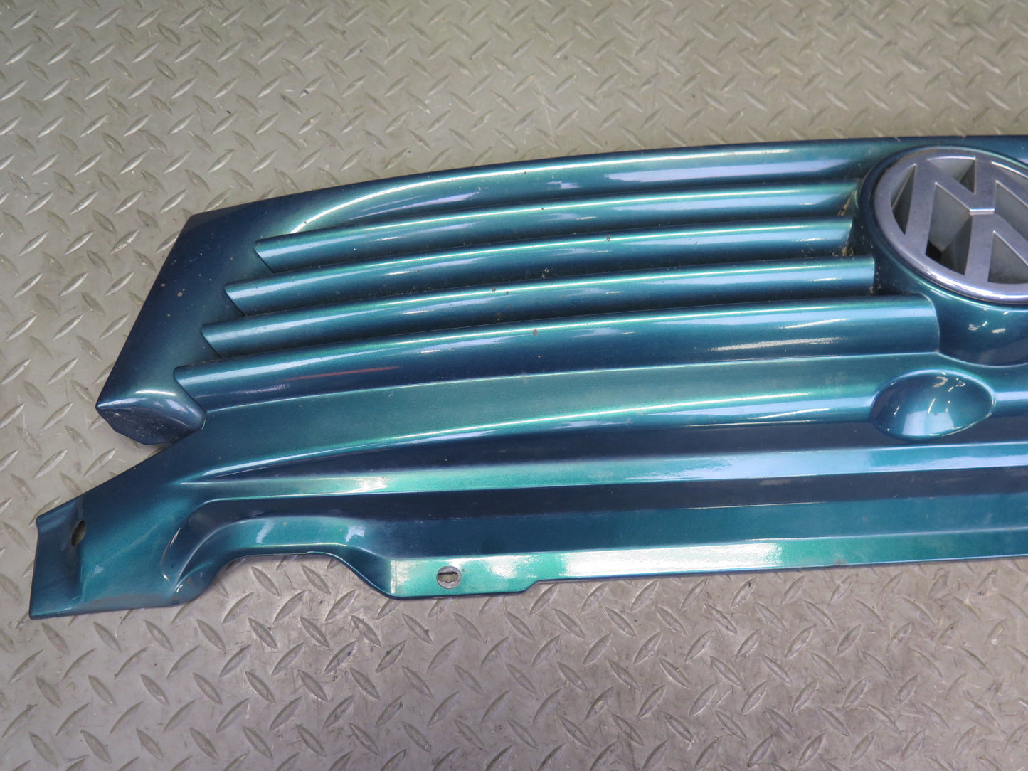 97-03 VW Eurovan T4 Front Radiator Upper Grille w Emblem Green 7D0853651 OEM