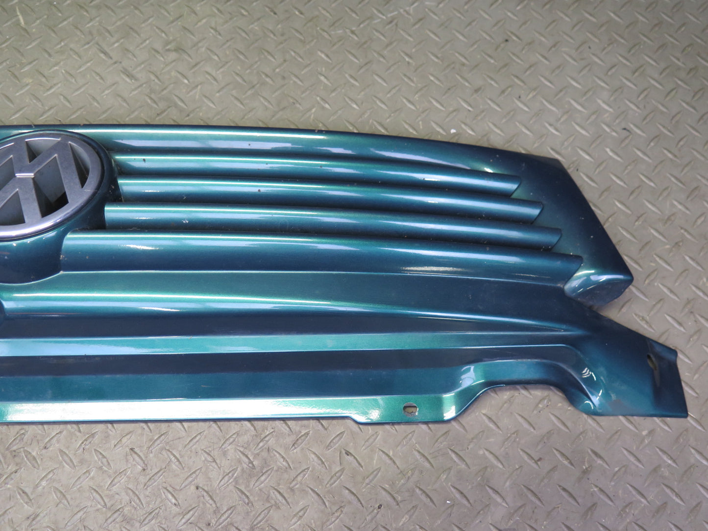 97-03 VW Eurovan T4 Front Radiator Upper Grille w Emblem Green 7D0853651 OEM