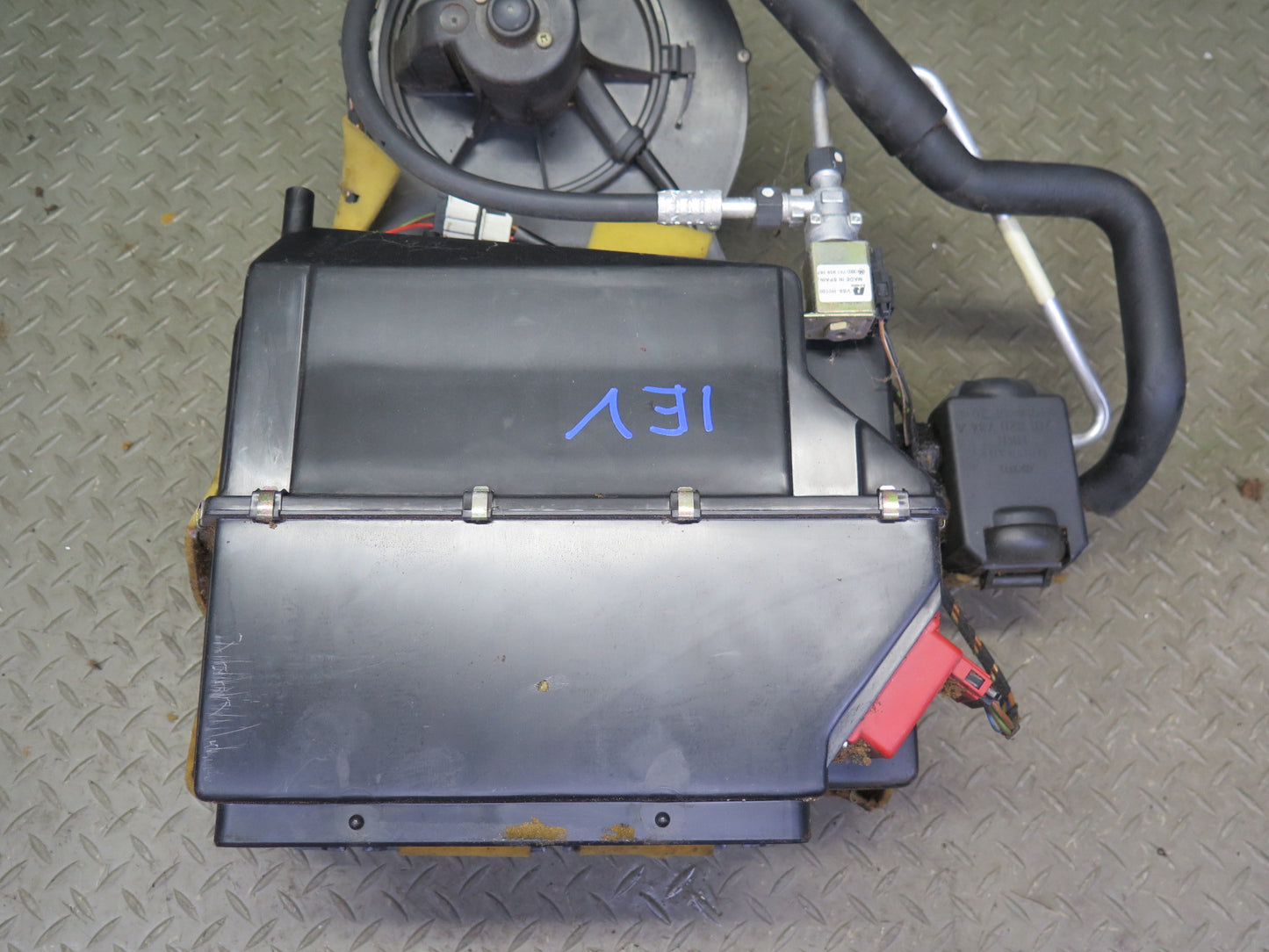 99-03 VW Eurovan T4 Rear Hvac A/C Evaporator Blower Motor Climate Box OEM