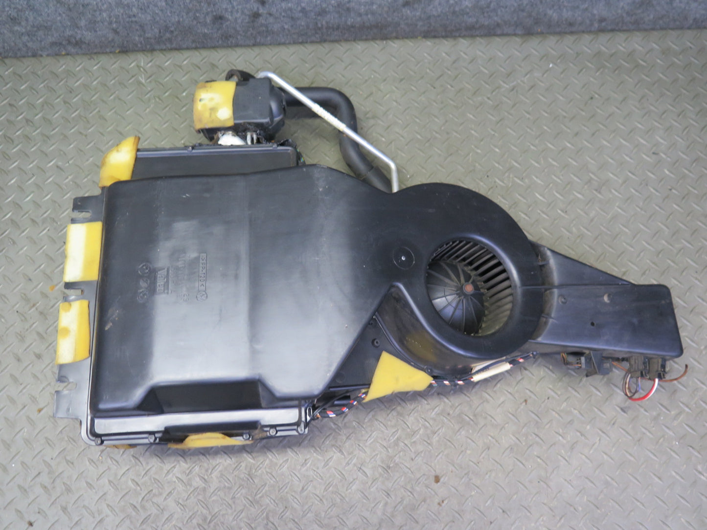 99-03 VW Eurovan T4 Rear Hvac A/C Evaporator Blower Motor Climate Box OEM