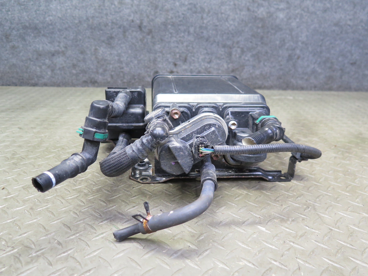 06-13 Lexus IS350 IS250 Fuel Evap Vapor Charcoal Canister w Pump Assy 87K OEM