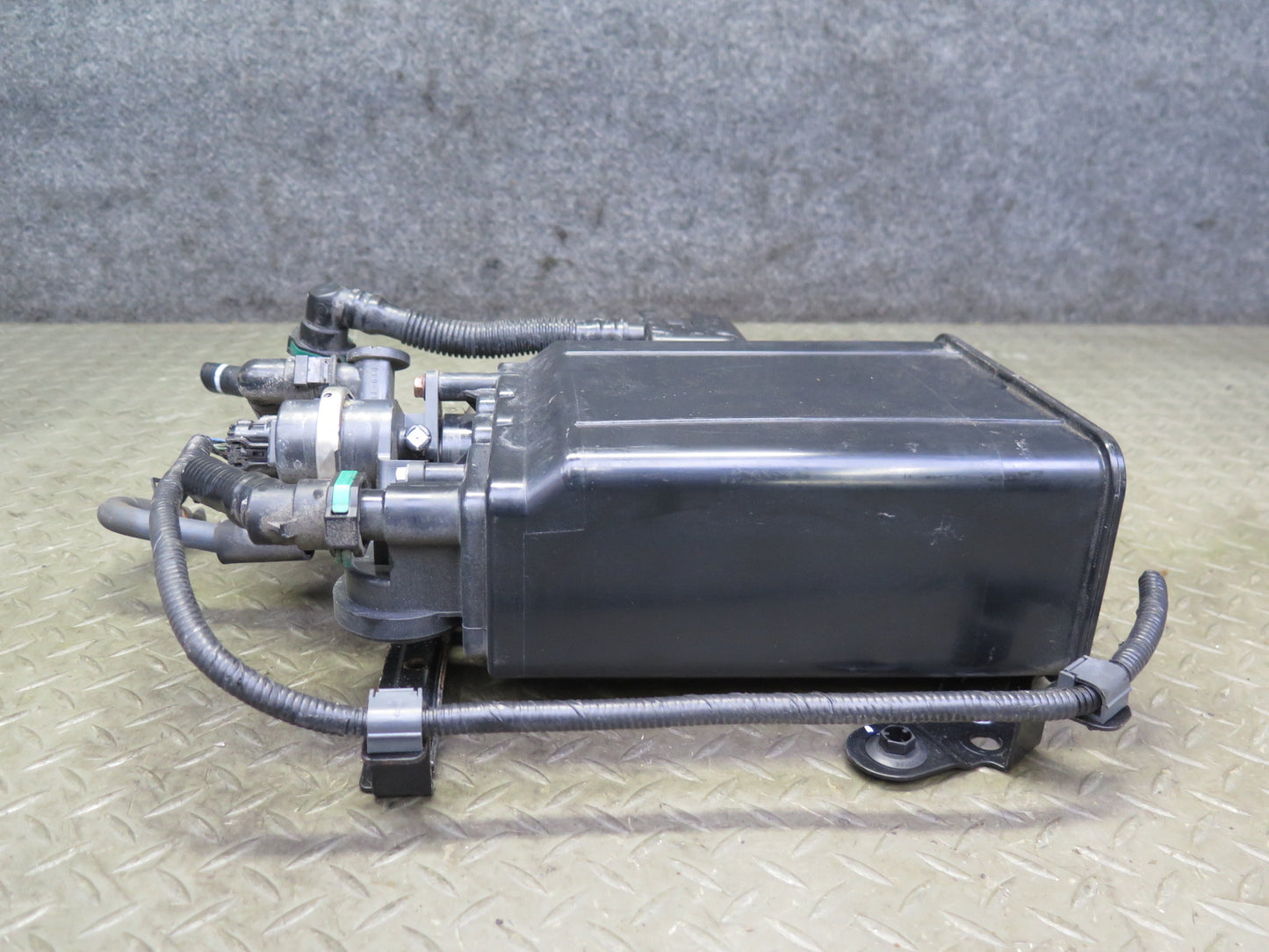 06-13 Lexus IS350 IS250 Fuel Evap Vapor Charcoal Canister w Pump Assy 87K OEM