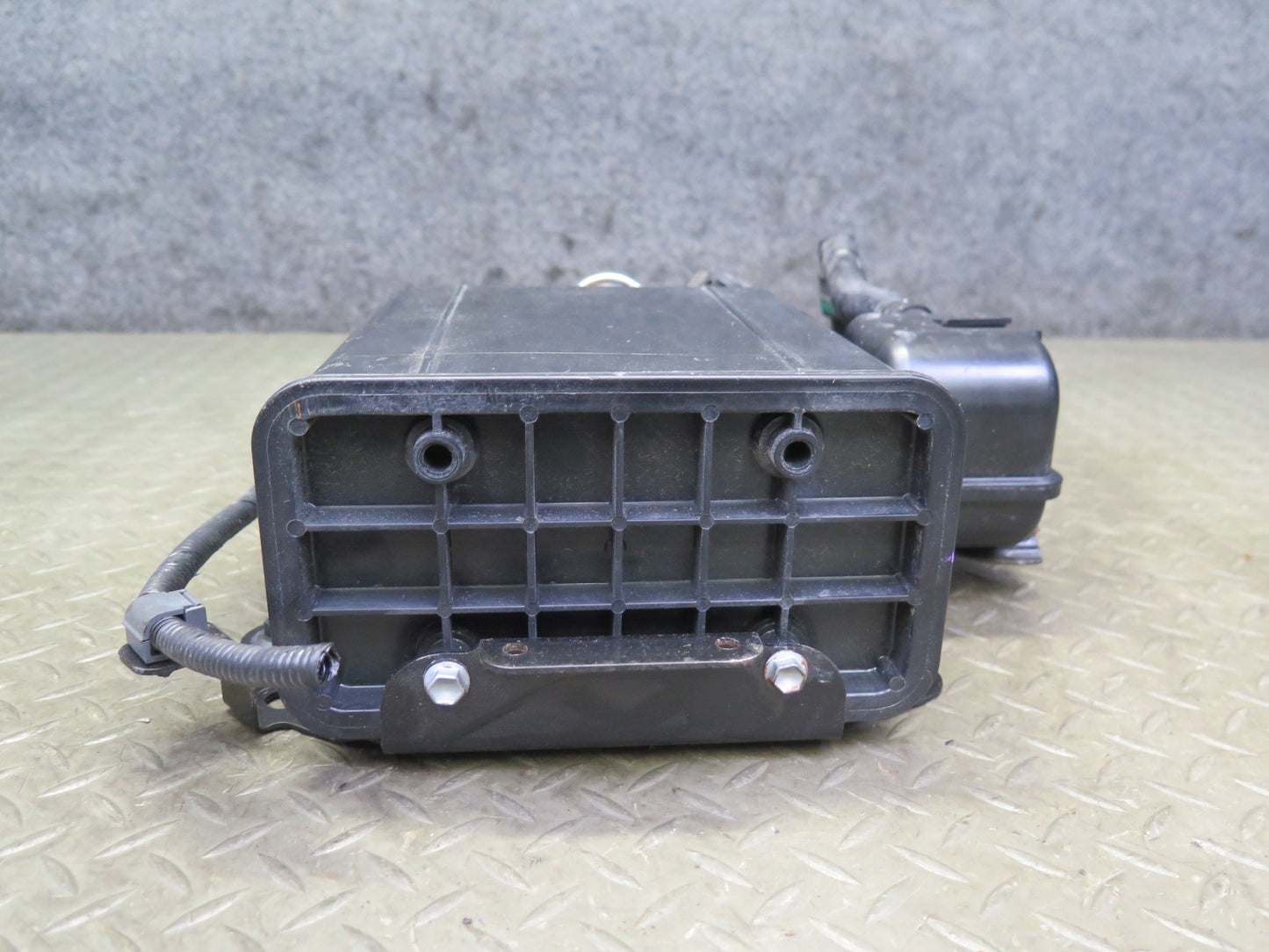 06-13 Lexus IS350 IS250 Fuel Evap Vapor Charcoal Canister w Pump Assy 87K OEM