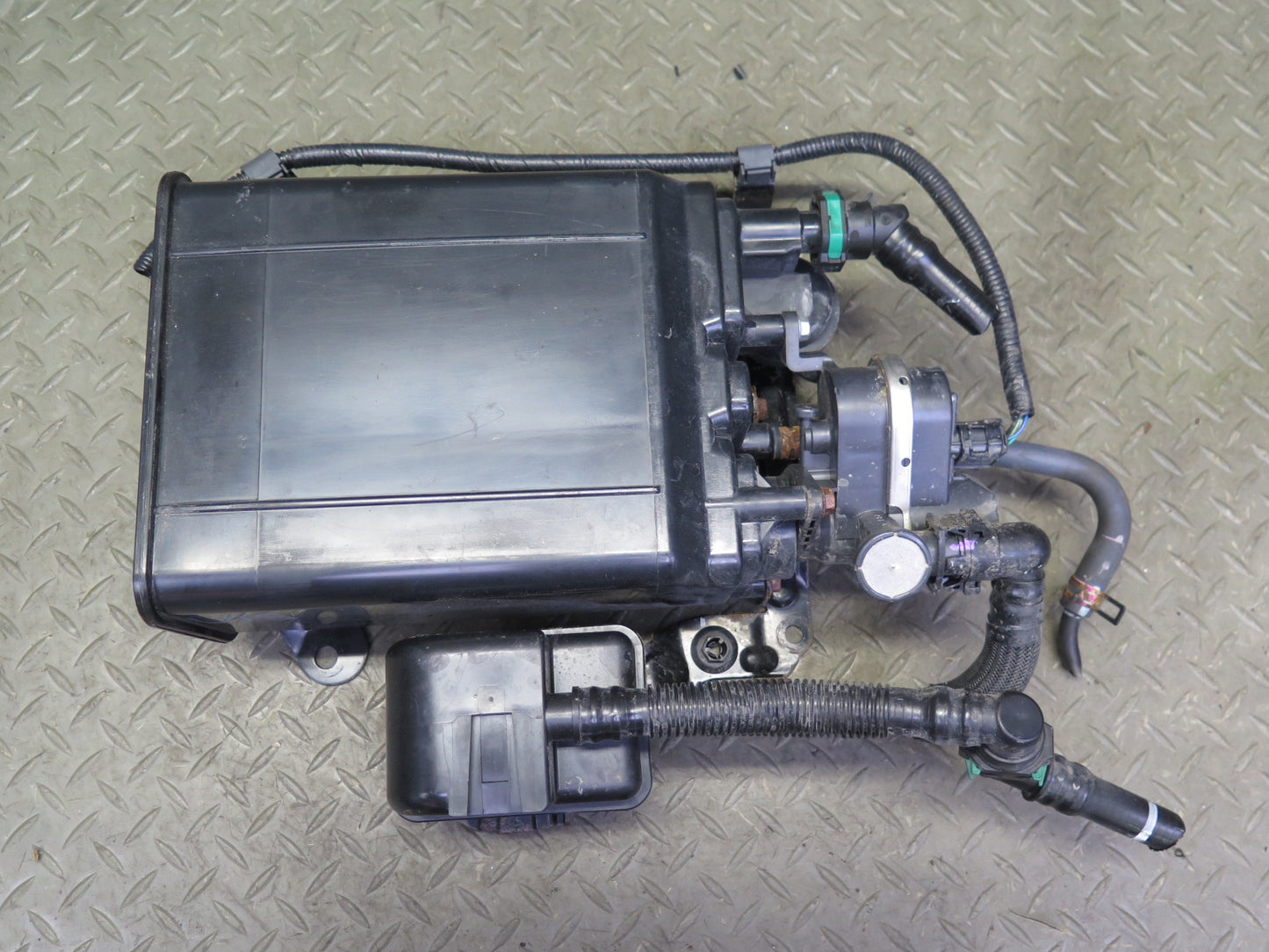 06-13 Lexus IS350 IS250 Fuel Evap Vapor Charcoal Canister w Pump Assy 87K OEM