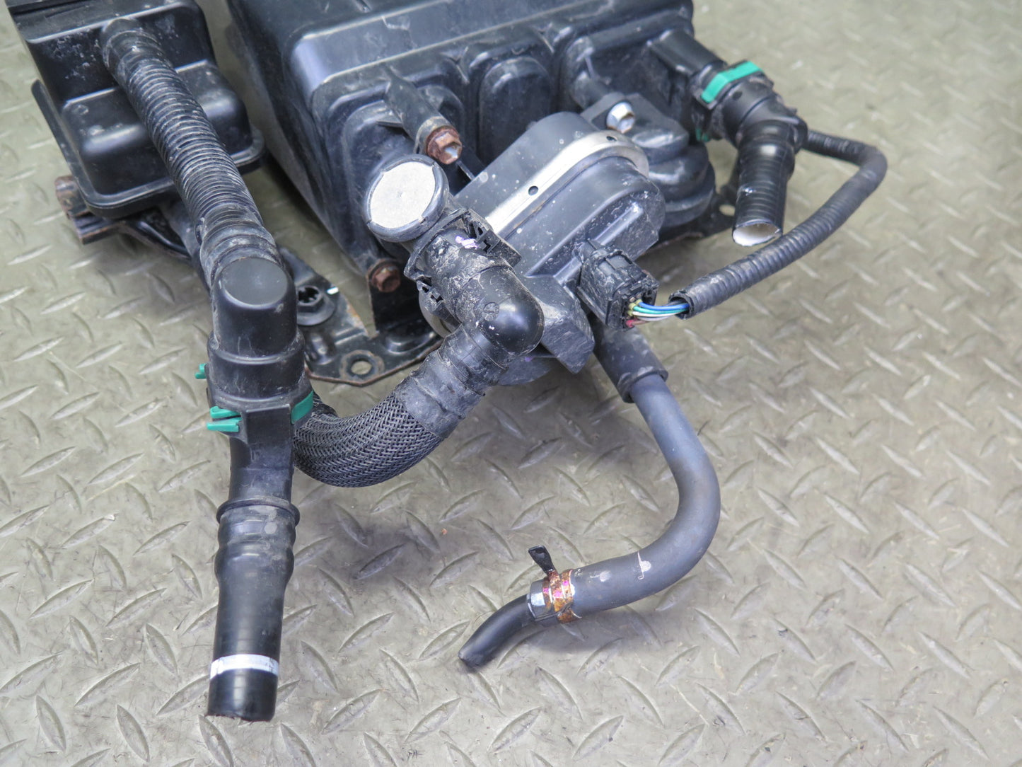 06-13 Lexus IS350 IS250 Fuel Evap Vapor Charcoal Canister w Pump Assy 87K OEM