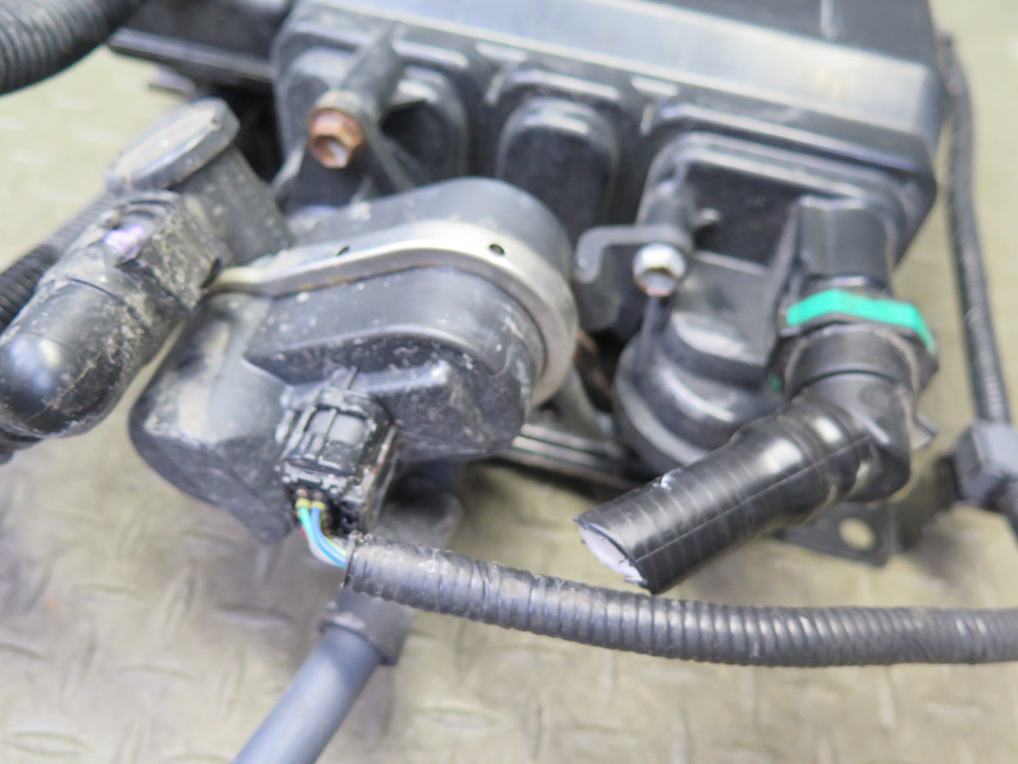 06-13 Lexus IS350 IS250 Fuel Evap Vapor Charcoal Canister w Pump Assy 87K OEM