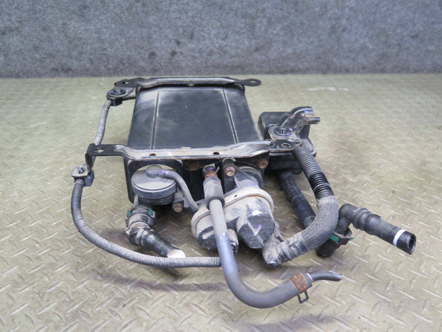 06-13 Lexus IS350 IS250 Fuel Evap Vapor Charcoal Canister w Pump Assy 87K OEM