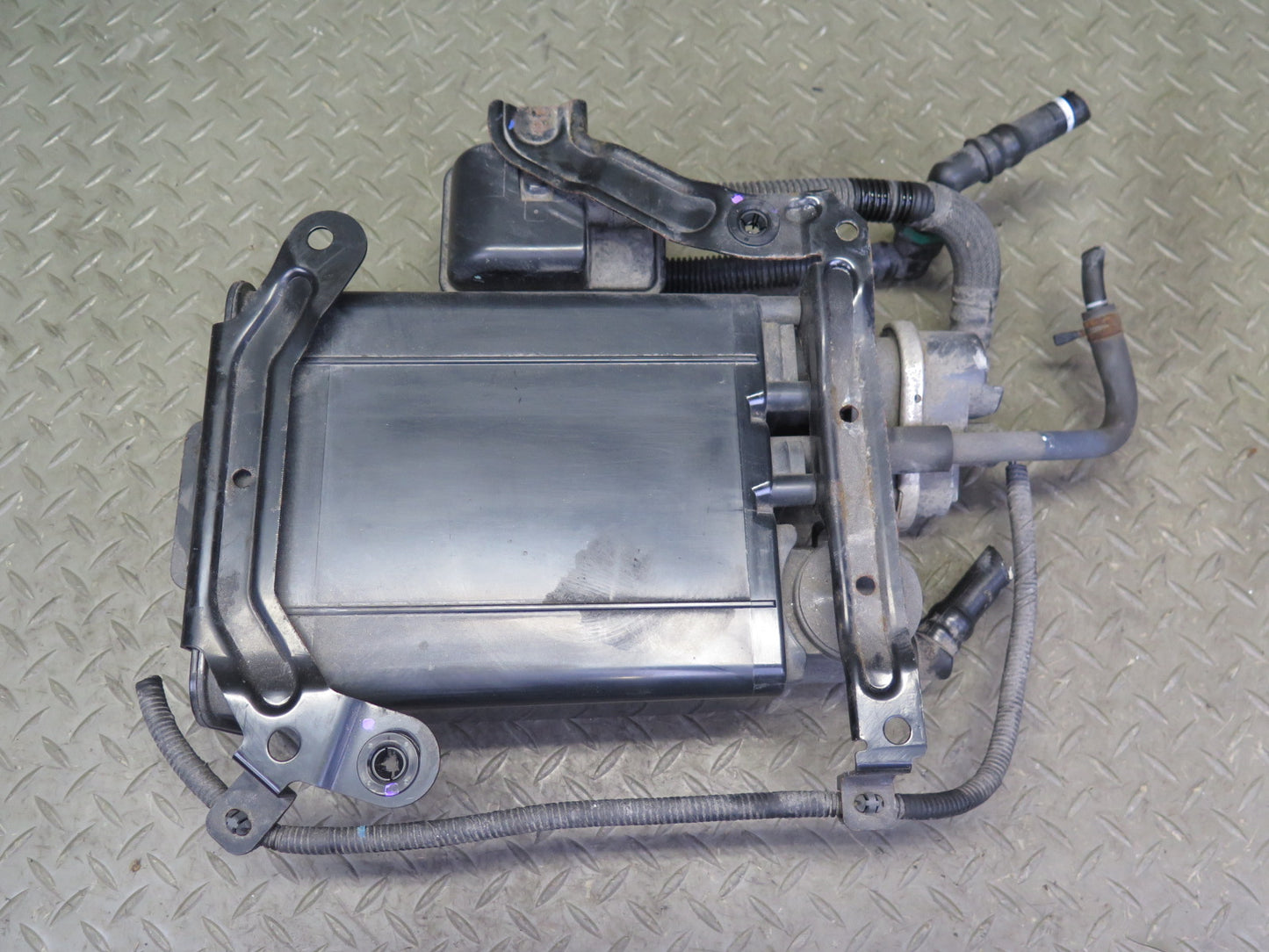 06-13 Lexus IS350 IS250 Fuel Evap Vapor Charcoal Canister w Pump Assy 87K OEM