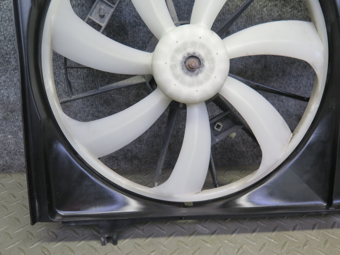 09-12 Lexus IS250 Engine Radiator Cooling Dual Fan Motor w Shroud Assy 87K OEM