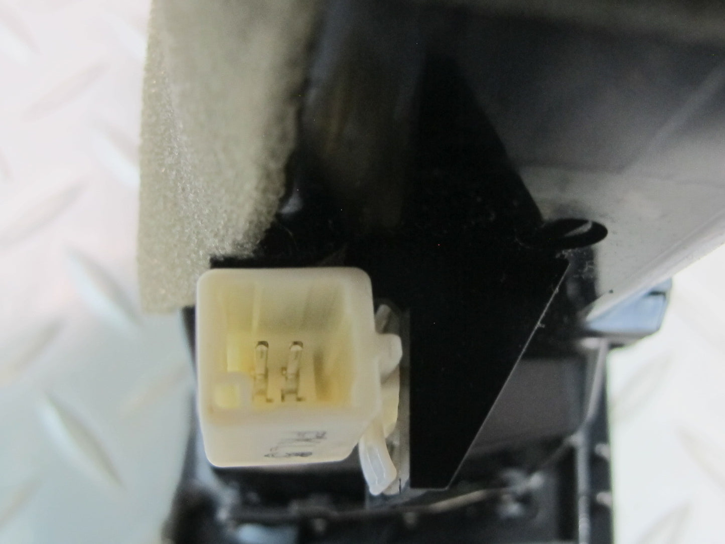 09-10 Lexus GSE20L IS350 IS250 Dash Center Air Vent Grille Black 55670-53020 OEM