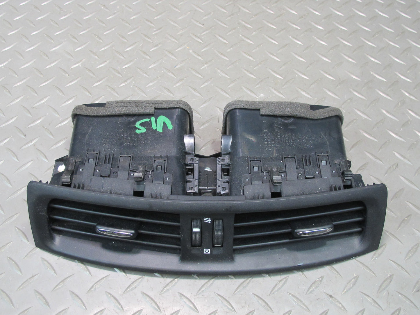 09-10 Lexus GSE20L IS350 IS250 Dash Center Air Vent Grille Black 55670-53020 OEM