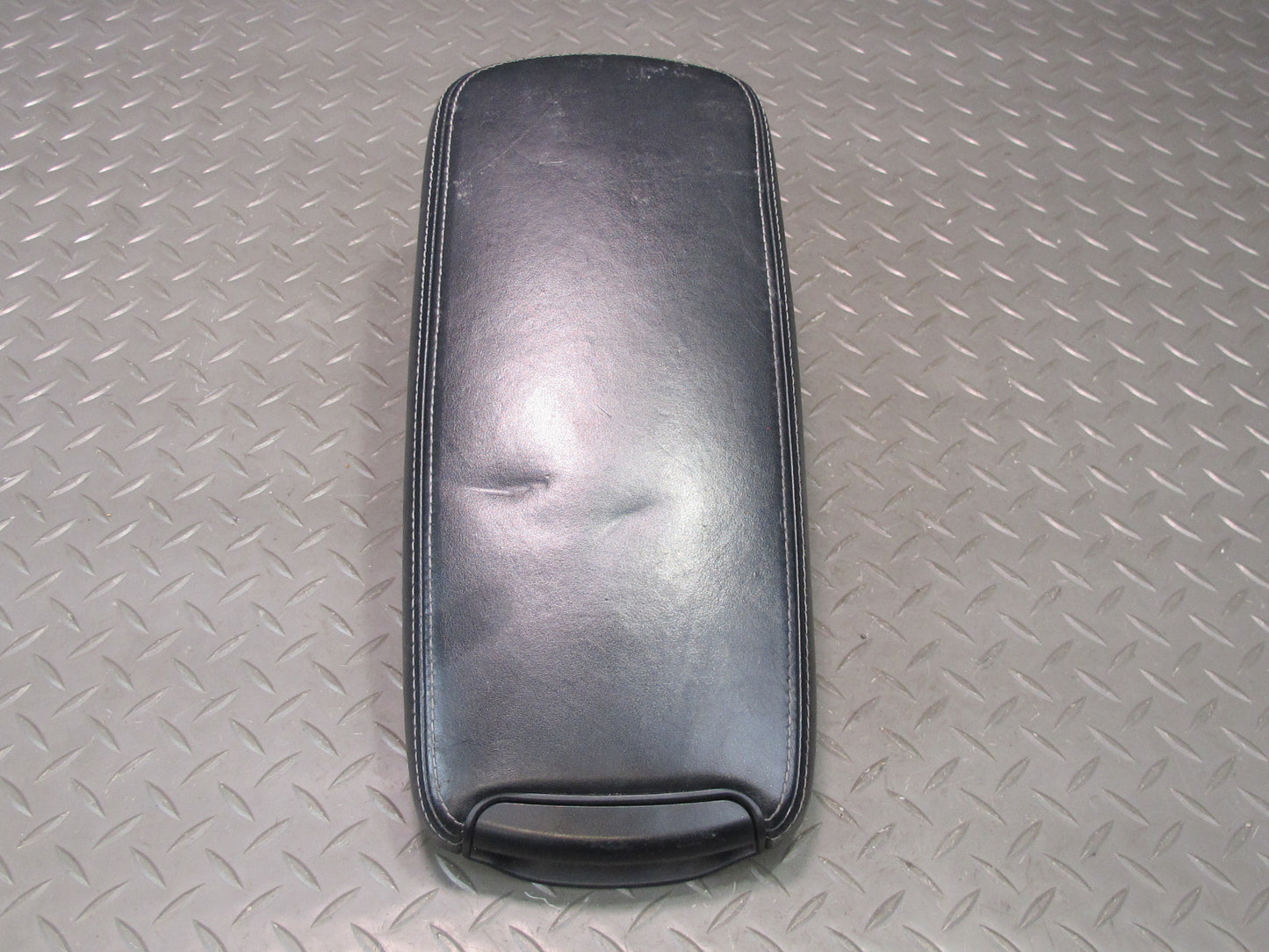 2010 Lexus GSE20L IS350 IS250 Front Center Console Armrest Leather Black OEM