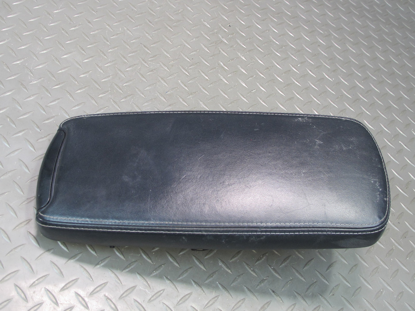 2010 Lexus GSE20L IS350 IS250 Front Center Console Armrest Leather Black OEM