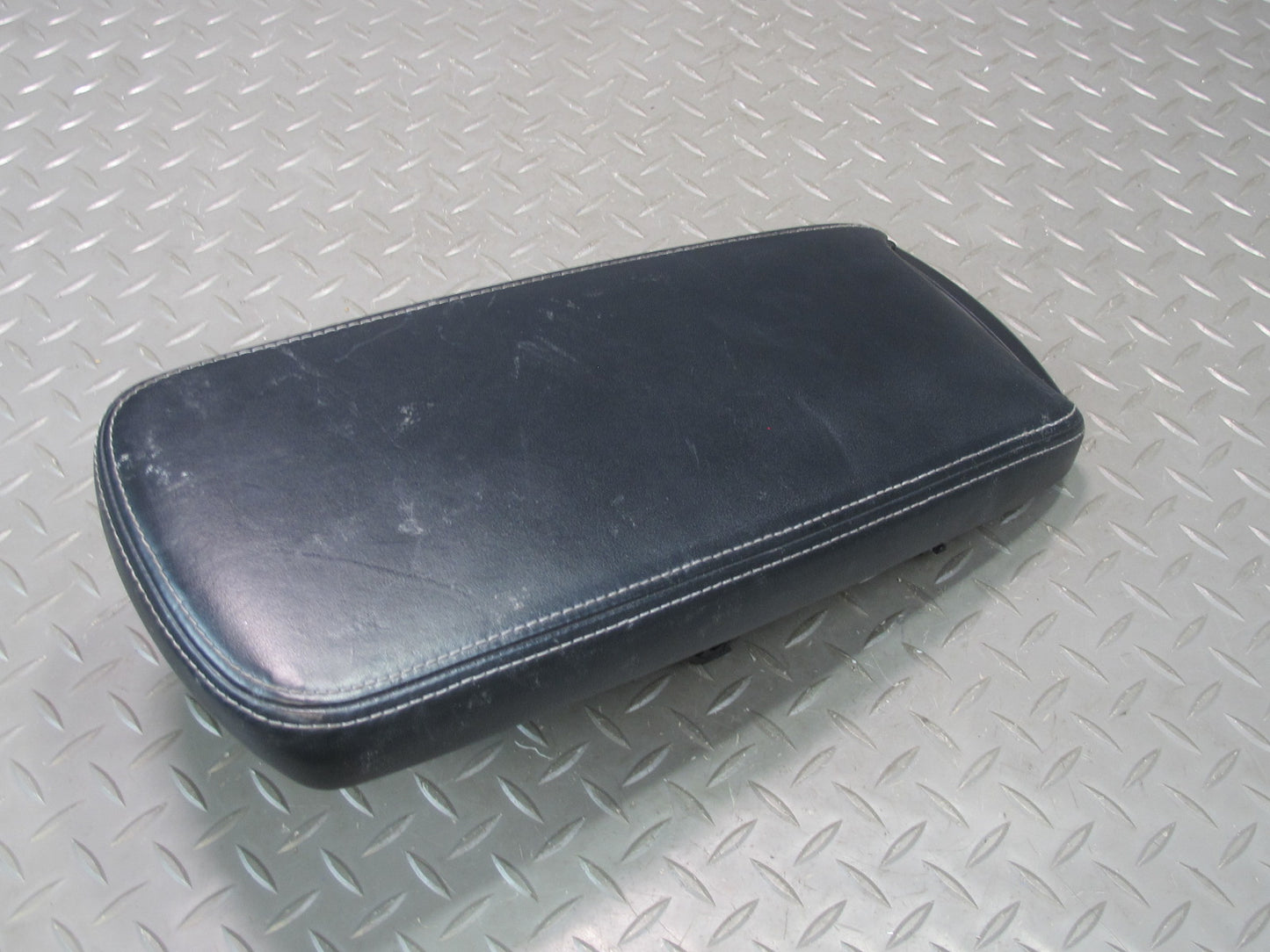 2010 Lexus GSE20L IS350 IS250 Front Center Console Armrest Leather Black OEM