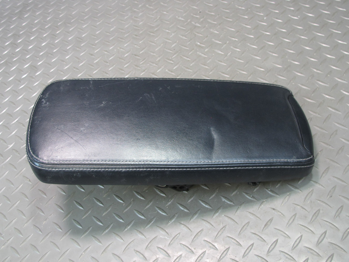 2010 Lexus GSE20L IS350 IS250 Front Center Console Armrest Leather Black OEM
