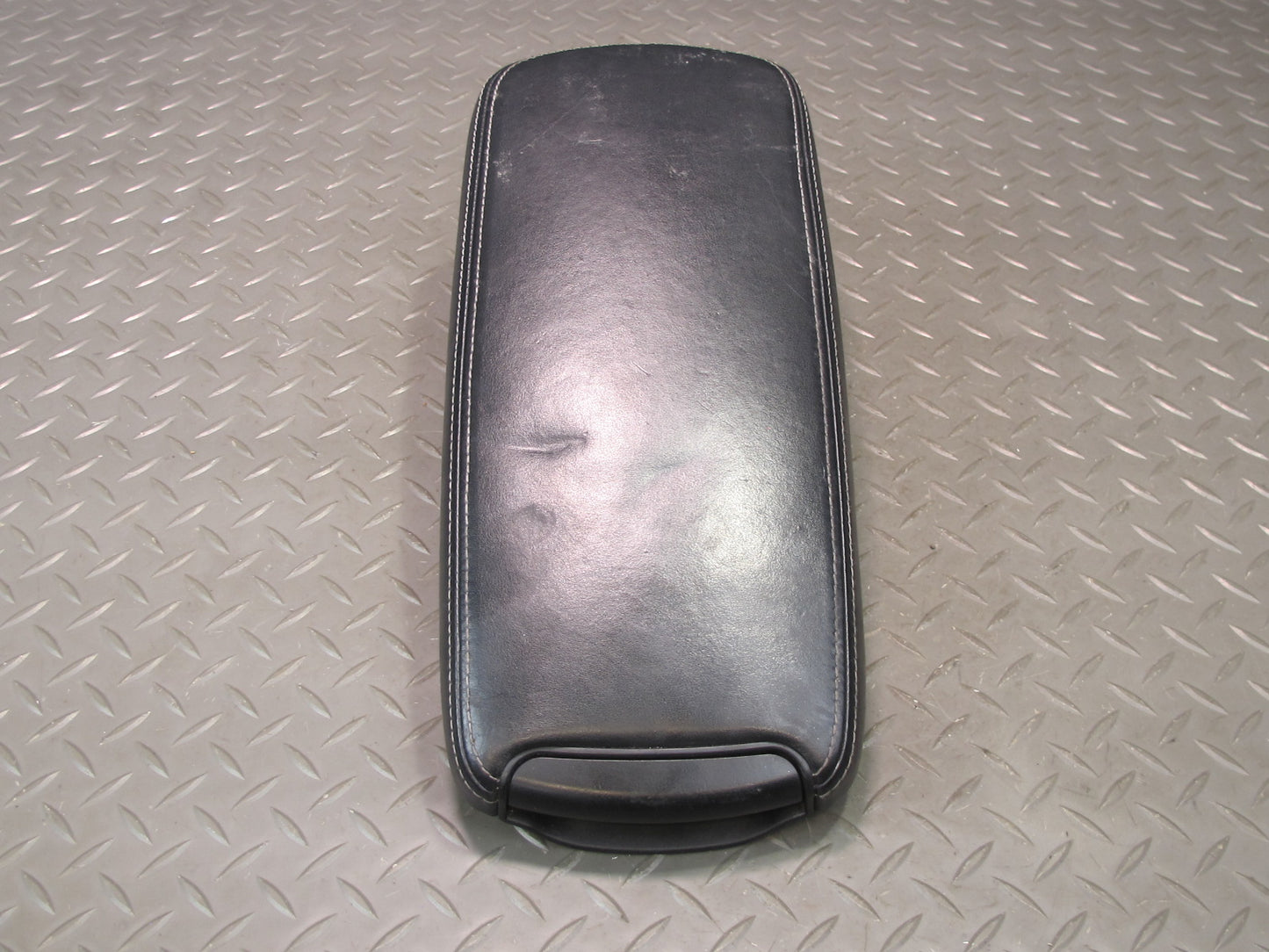 2010 Lexus GSE20L IS350 IS250 Front Center Console Armrest Leather Black OEM