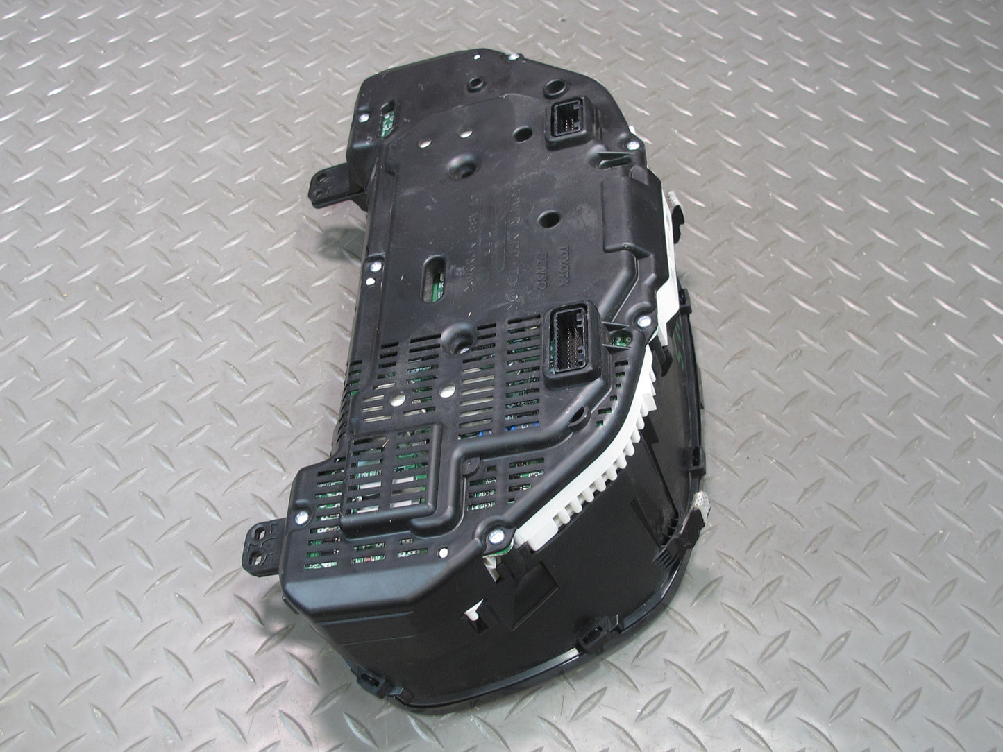 2010 Lexus GSE20L IS250 Convertible A/T Instrument Cluster Gauge Speedometer OEM