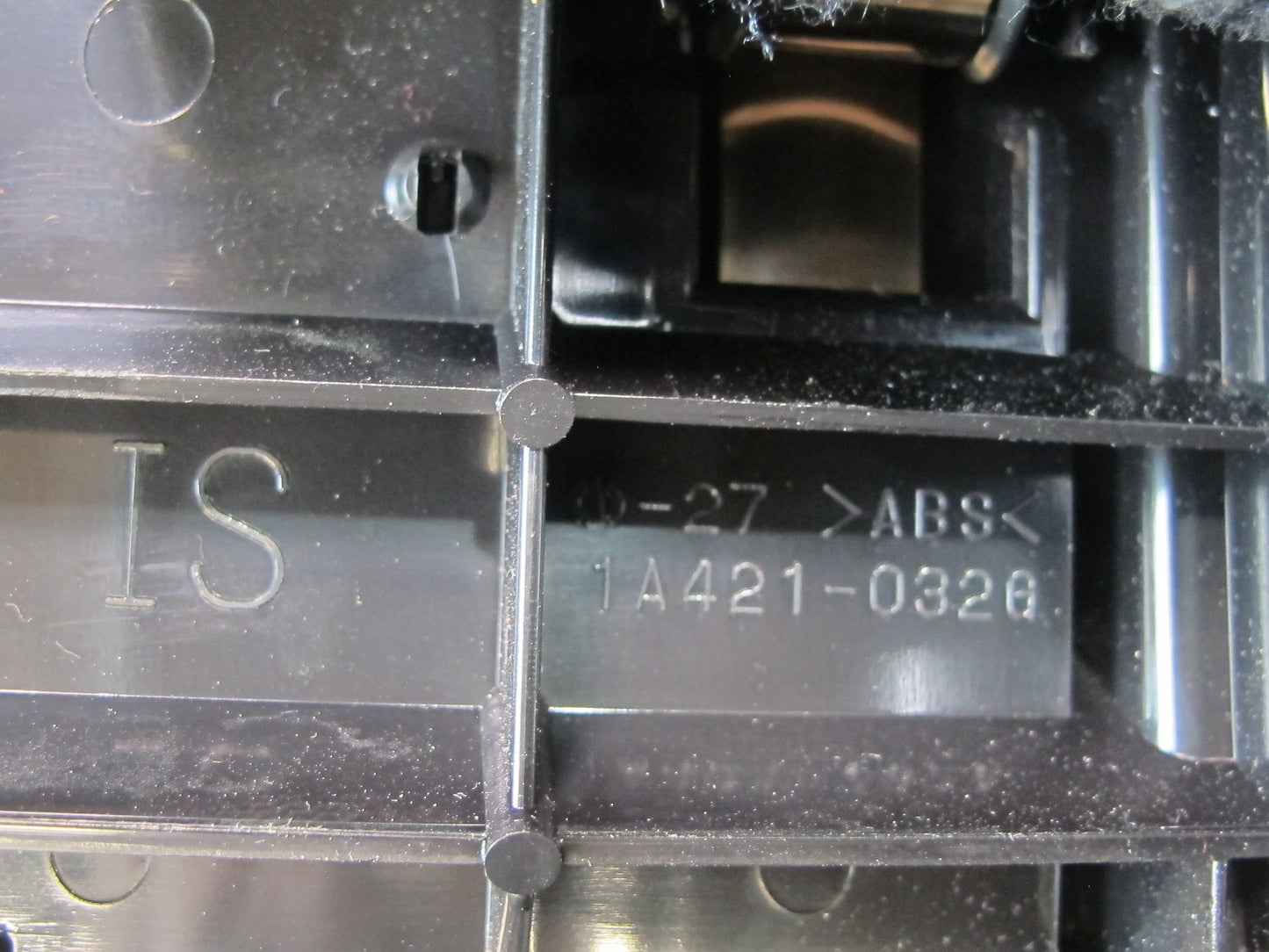 09-10 Lexus IS350 IS250 AT Front Center Console Ashtray Power Outlet Lighter OEM