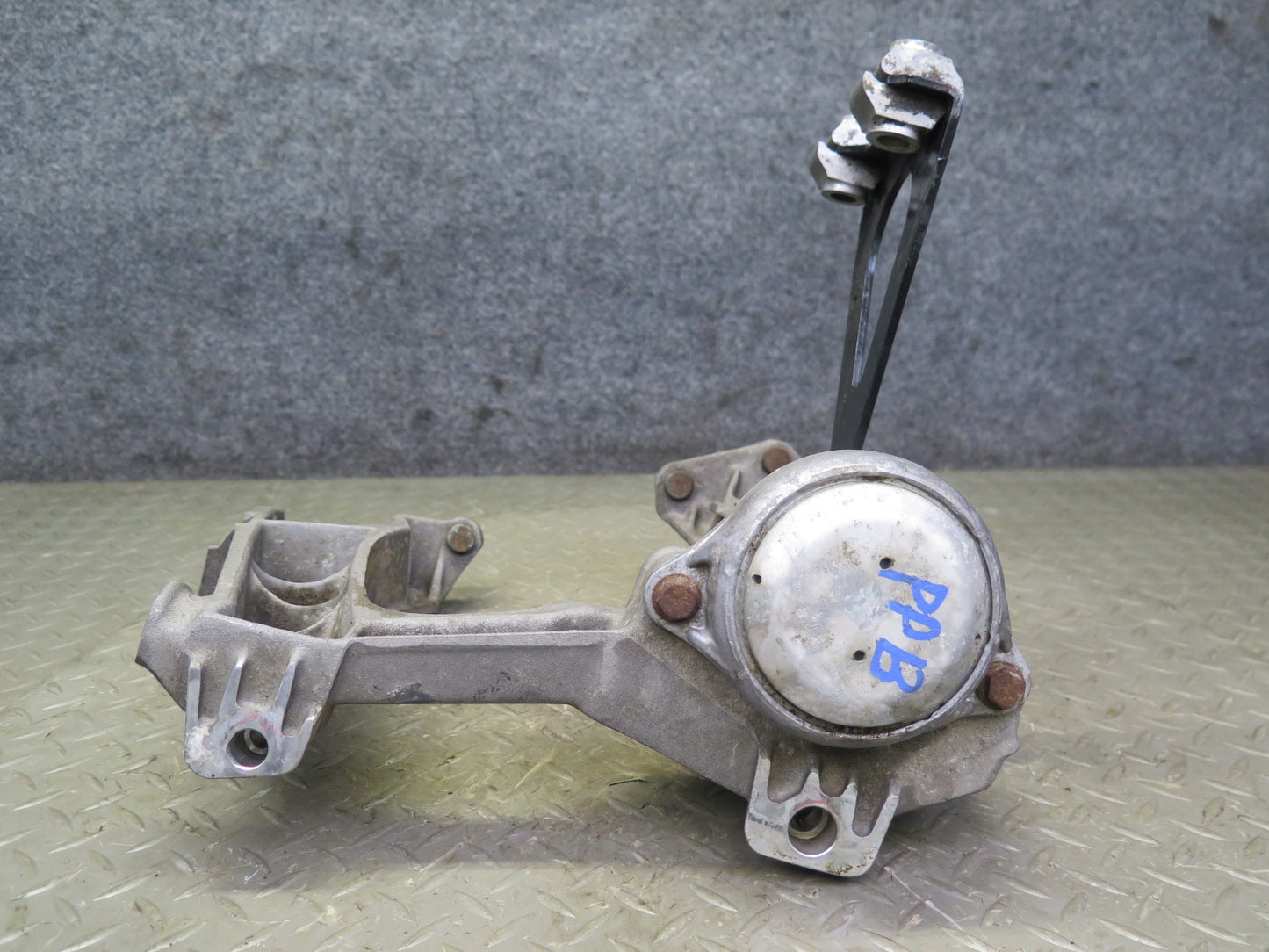 00-04 Porsche Boxster 986 M/T 5 Speed Transmission Subframe Mount Bracket Set