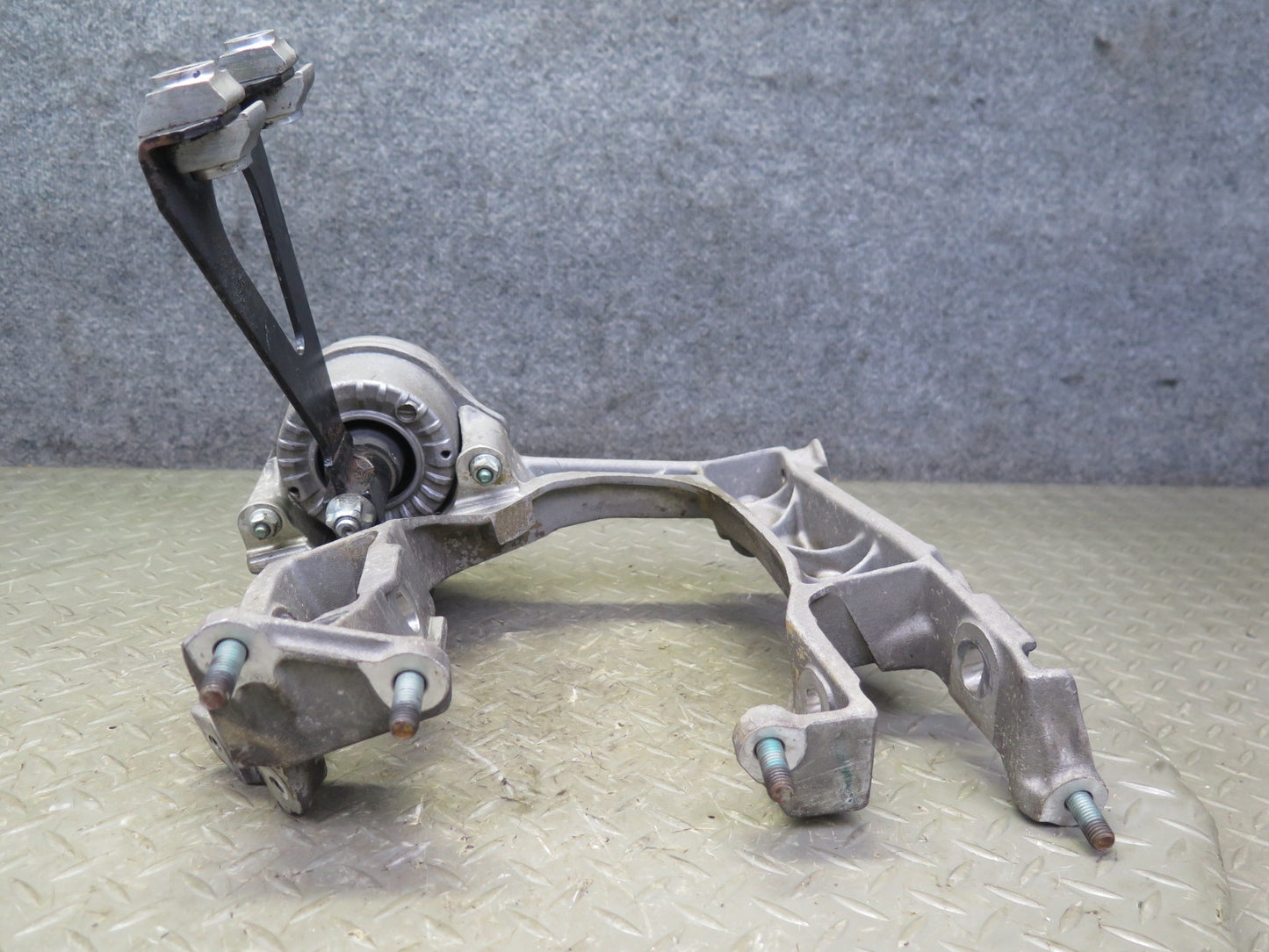 00-04 Porsche Boxster 986 M/T 5 Speed Transmission Subframe Mount Bracket Set