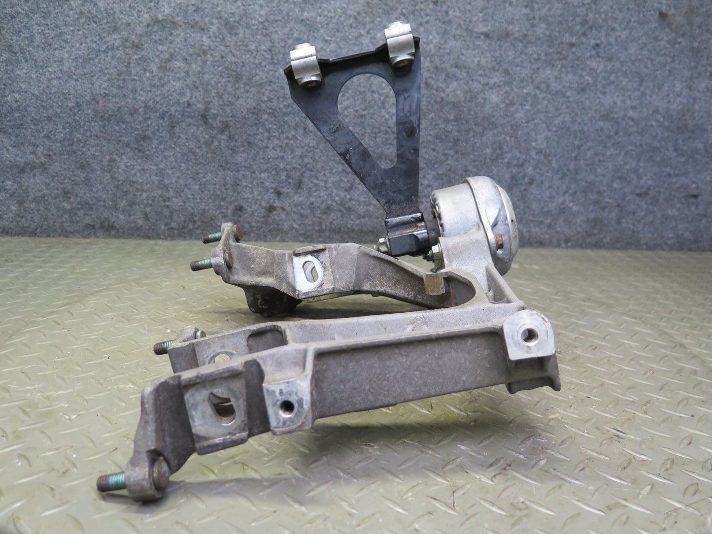 00-04 Porsche Boxster 986 M/T 5 Speed Transmission Subframe Mount Bracket Set