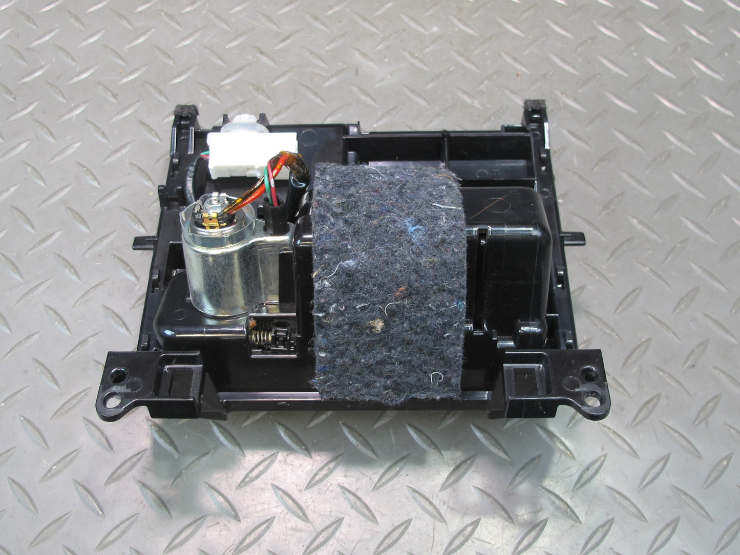 09-10 Lexus IS350 IS250 AT Front Center Console Ashtray Power Outlet Lighter OEM