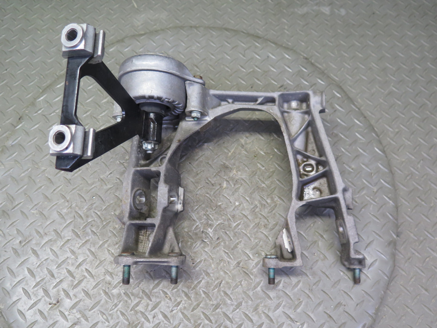 00-04 Porsche Boxster 986 M/T 5 Speed Transmission Subframe Mount Bracket Set