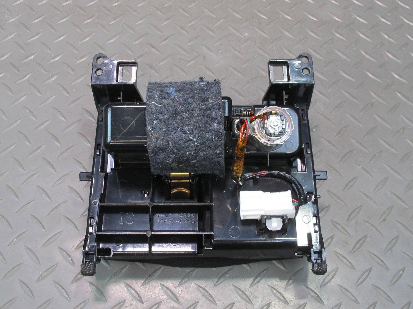 09-10 Lexus IS350 IS250 AT Front Center Console Ashtray Power Outlet Lighter OEM