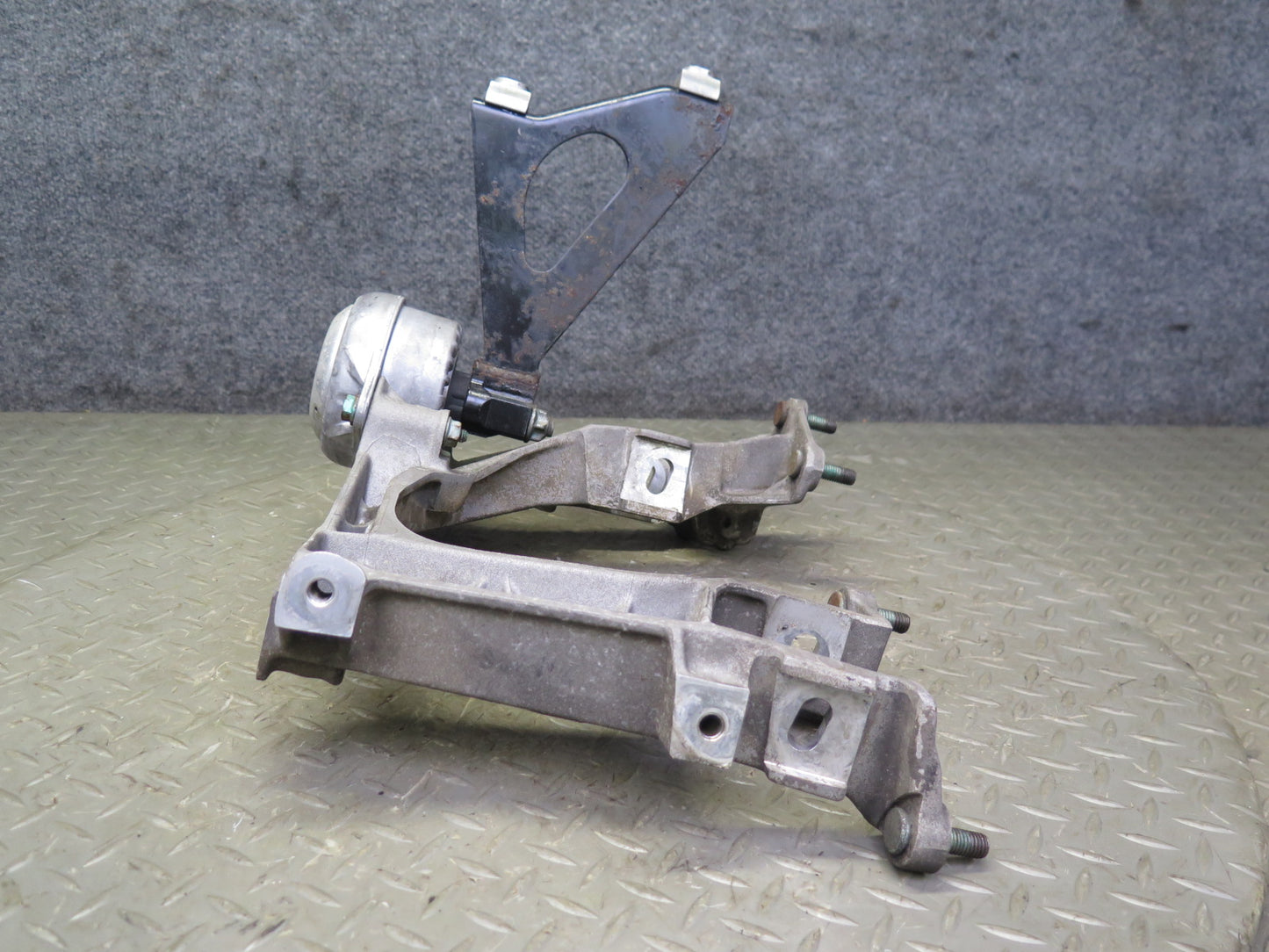 00-04 Porsche Boxster 986 M/T 5 Speed Transmission Subframe Mount Bracket Set