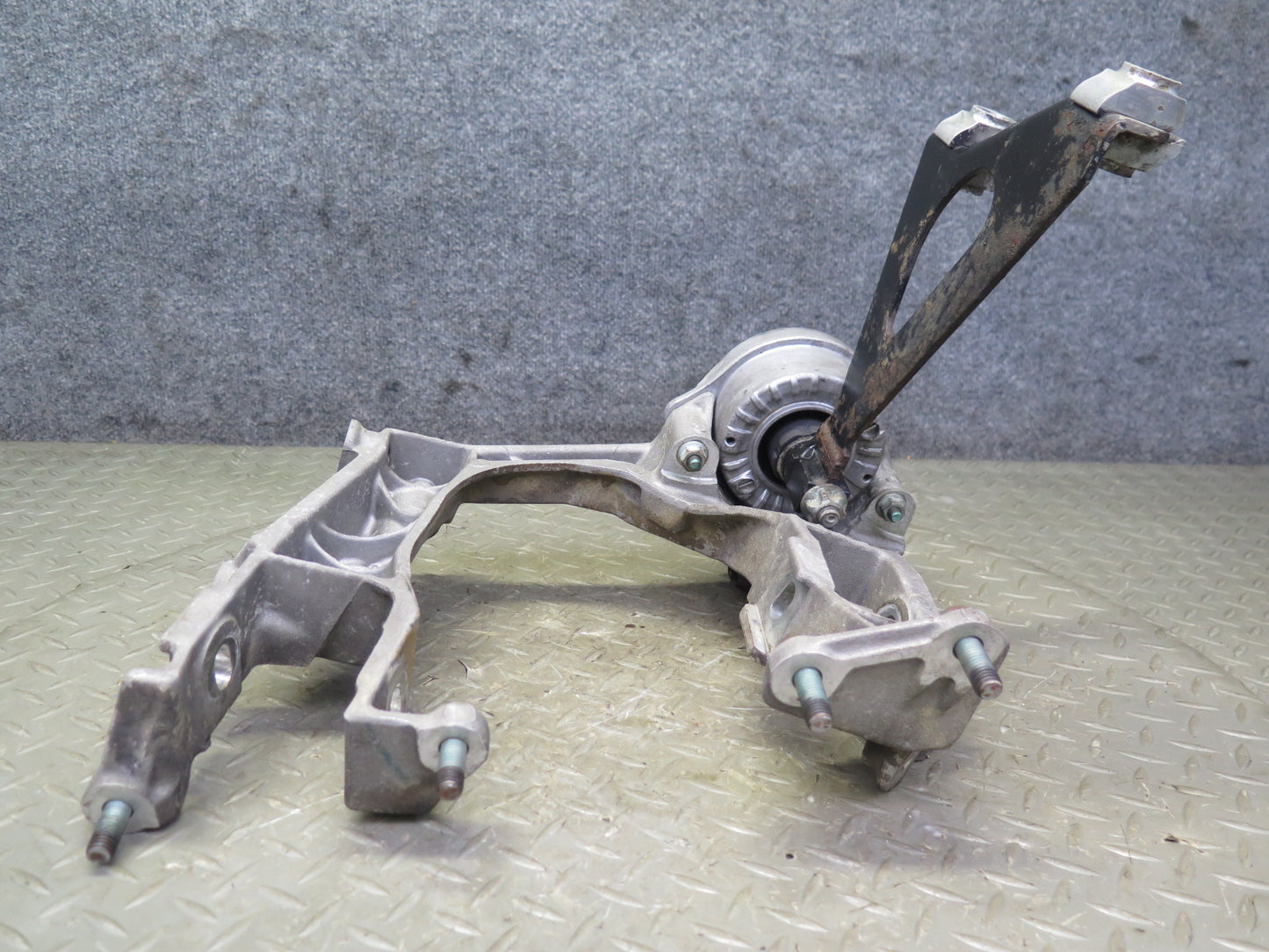 00-04 Porsche Boxster 986 M/T 5 Speed Transmission Subframe Mount Bracket Set