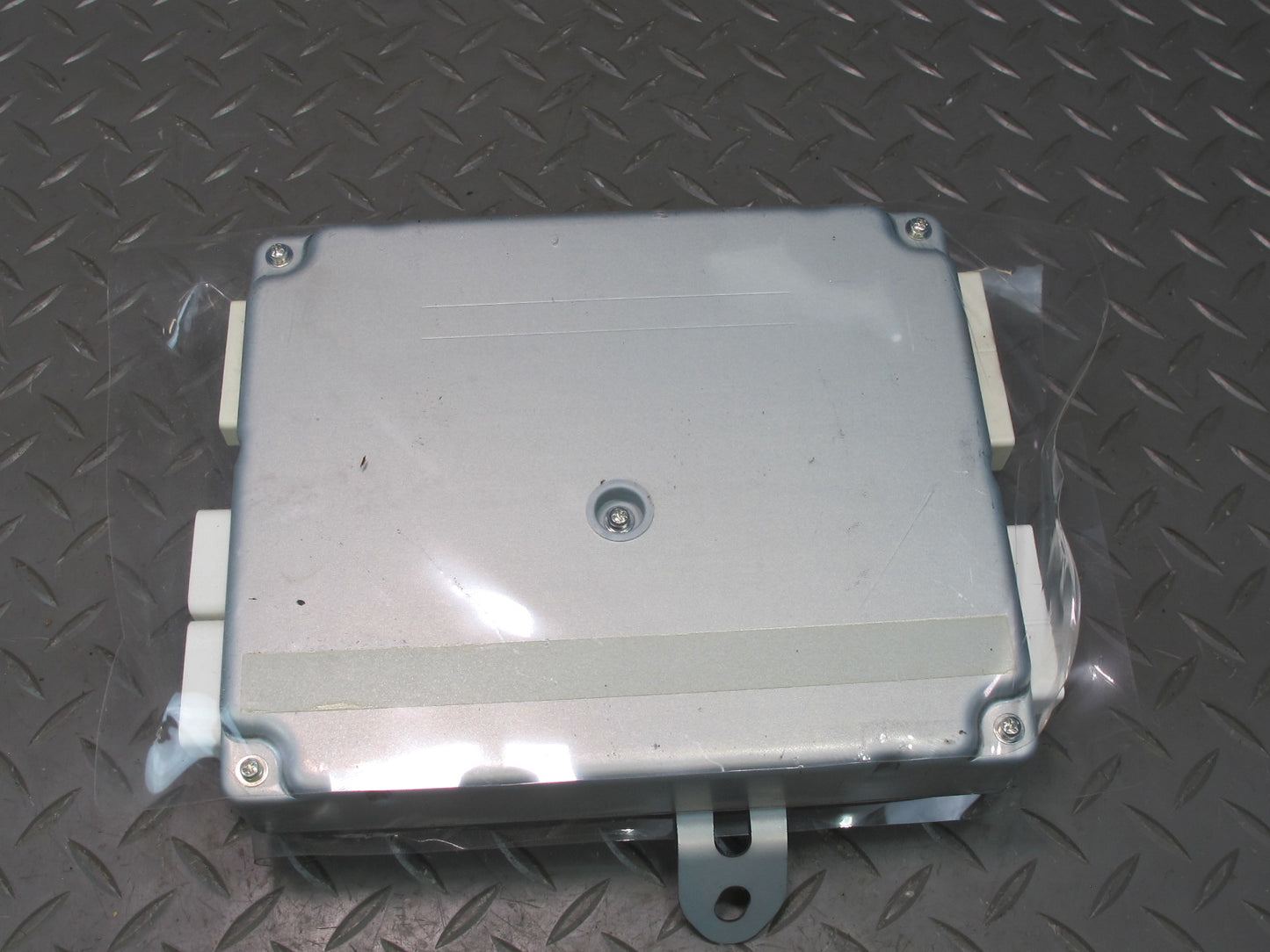 10-13 Lexus IS350 IS250 Convertible TOP Roof Control Module 89720-53010 OEM