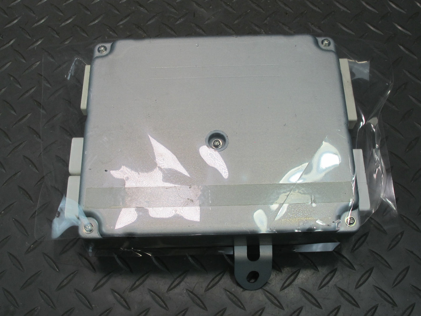 10-13 Lexus IS350 IS250 Convertible TOP Roof Control Module 89720-53010 OEM