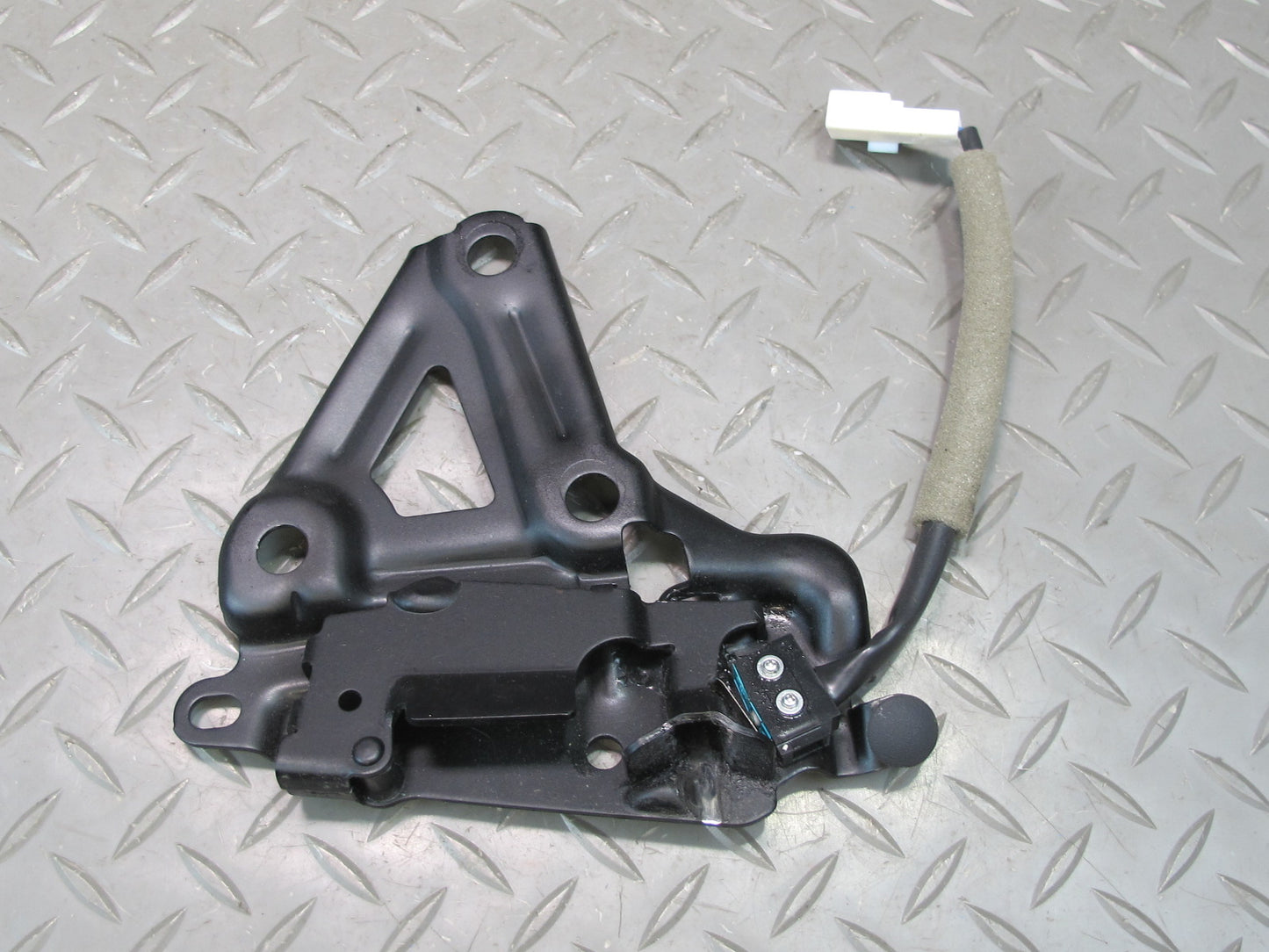 10-13 Lexus IS250 IS350 Convertible Set of 2 Front TOP Roof Lock Latch OEM