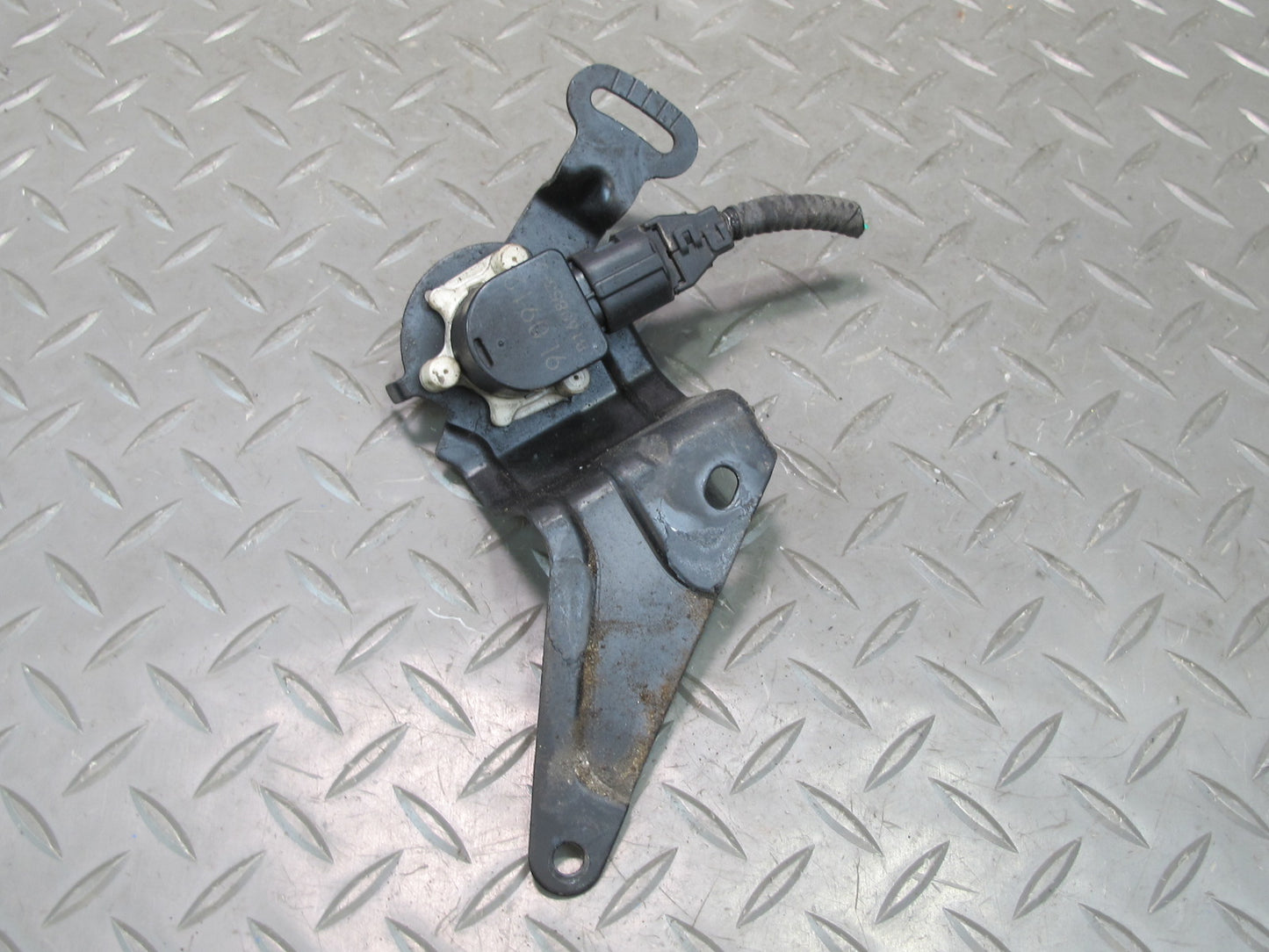 10-13 Lexus IS250 IS350 Front Left Suspension Height Level Sensor OEM