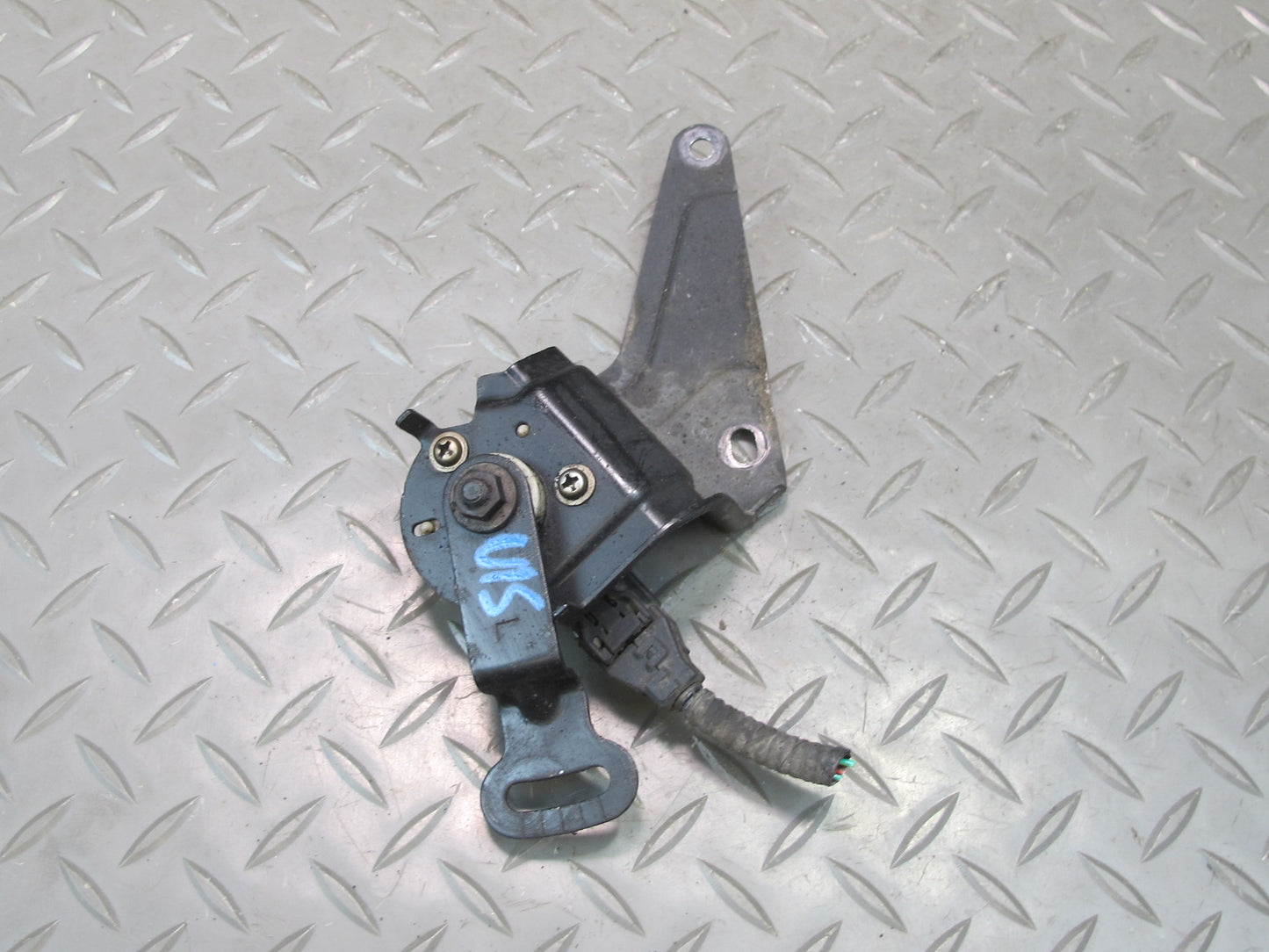 10-13 Lexus IS250 IS350 Front Left Suspension Height Level Sensor OEM