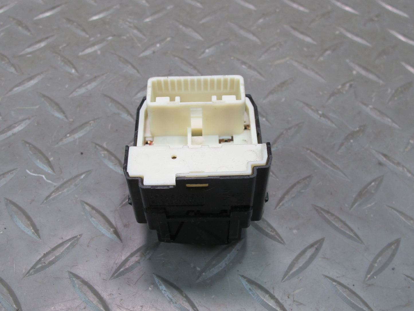 10-13 Lexus GSE20L IS350 IS250 Convertible Side View Mirror Adjust Switch OEM