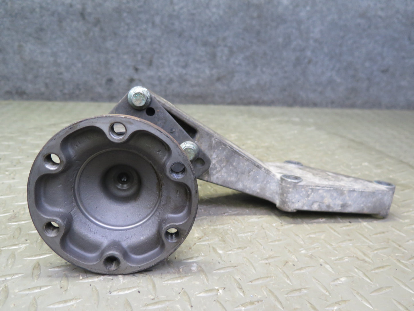 01-03 VW Eurovan T4 Transmission Right Mount Support w Shaft 02G409905B OEM