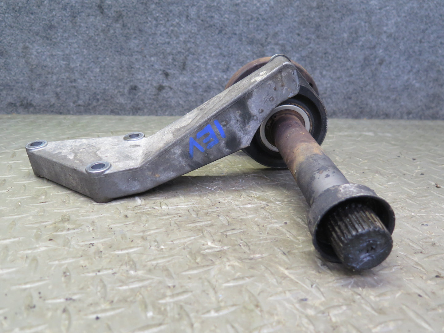 01-03 VW Eurovan T4 Transmission Right Mount Support w Shaft 02G409905B OEM