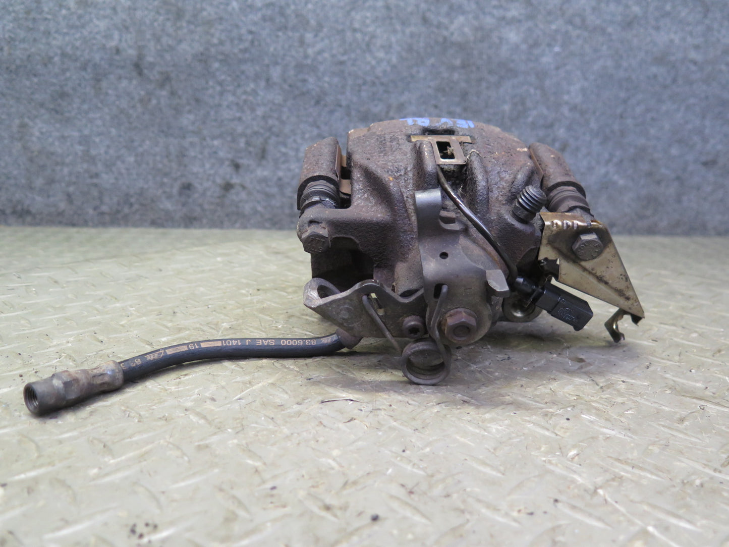 01-03 VW Eurovan T4 2.8L FWD Set of 2 Rear Left & Right Brake Caliper OEM