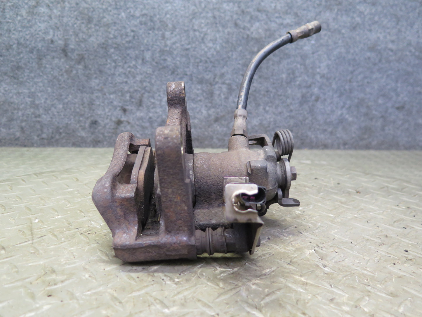 01-03 VW Eurovan T4 2.8L FWD Set of 2 Rear Left & Right Brake Caliper OEM