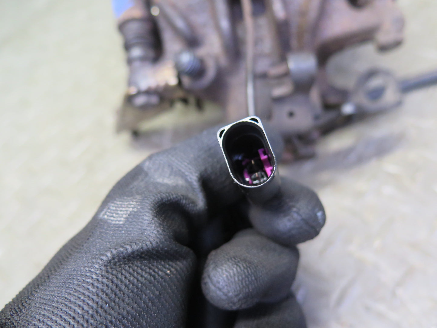 01-03 VW Eurovan T4 2.8L FWD Set of 2 Rear Left & Right Brake Caliper OEM